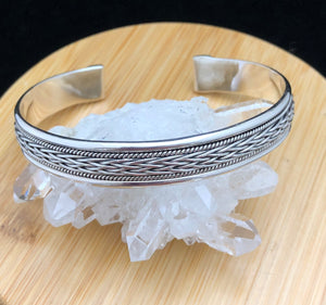 Wide silver cuff top