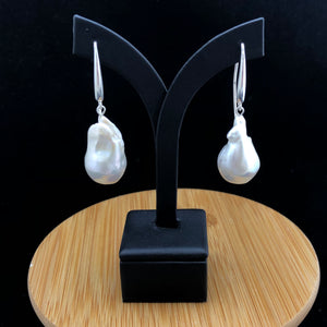 Edison Baroque Pearl Earrings                                 OLE 04