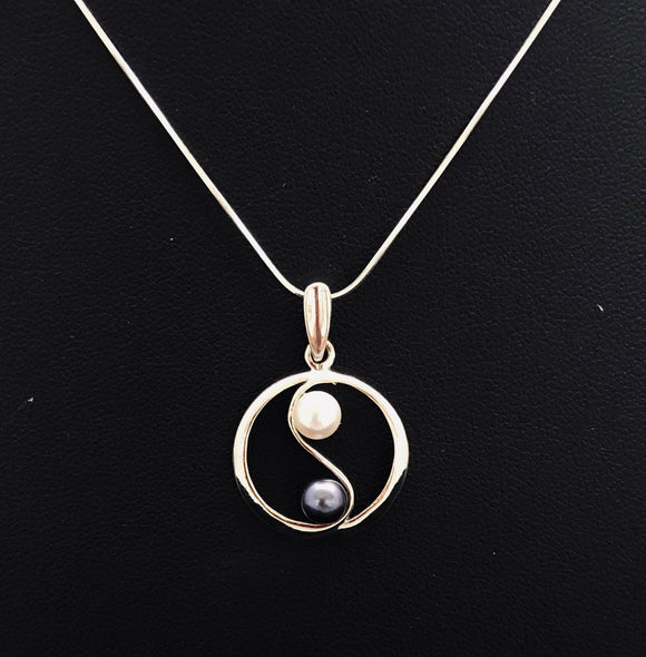 Freshwater Pearl Ying Yang Pendant